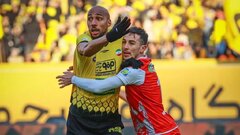 ویدیو| اقدام جنجالی زنان پرسپولیسی در ورزشگاه آزادی پس از ورود بازیکنان سپاهان