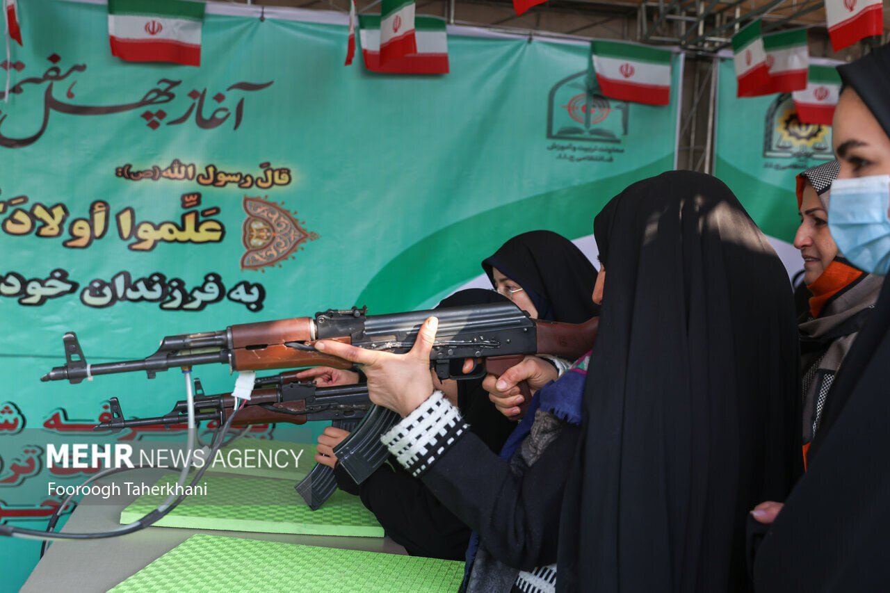 آتش‌زدن دلار در راهپیمایی ۲۲بهمن! +عکس