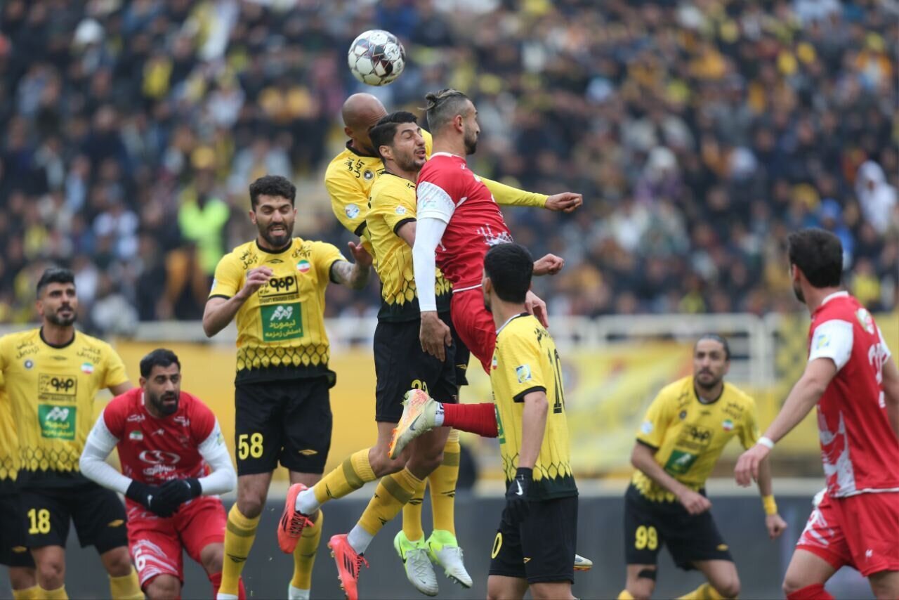 بازی سپاهان و پرسپولیس