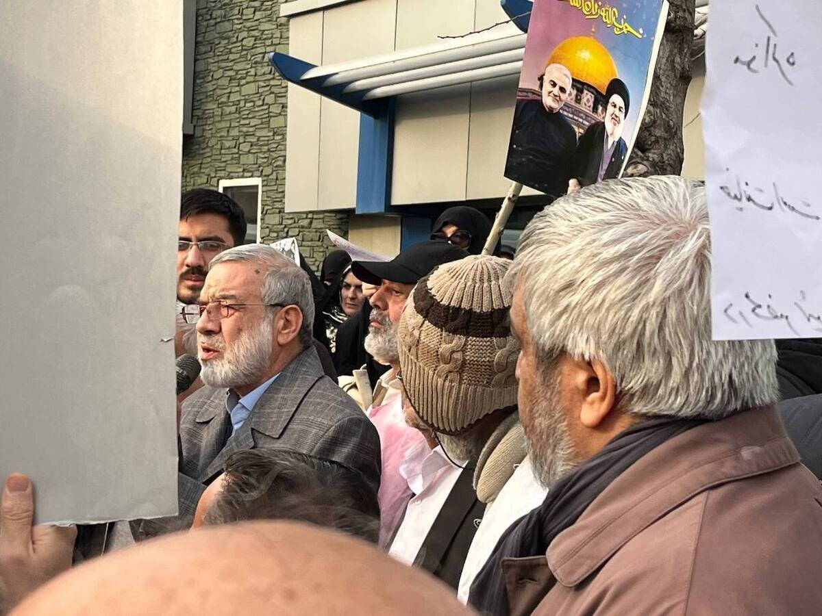 تجمع علیه ظریف و پزشکیان