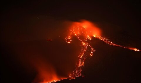 رودخانه آتش را ببینید +ویدیو