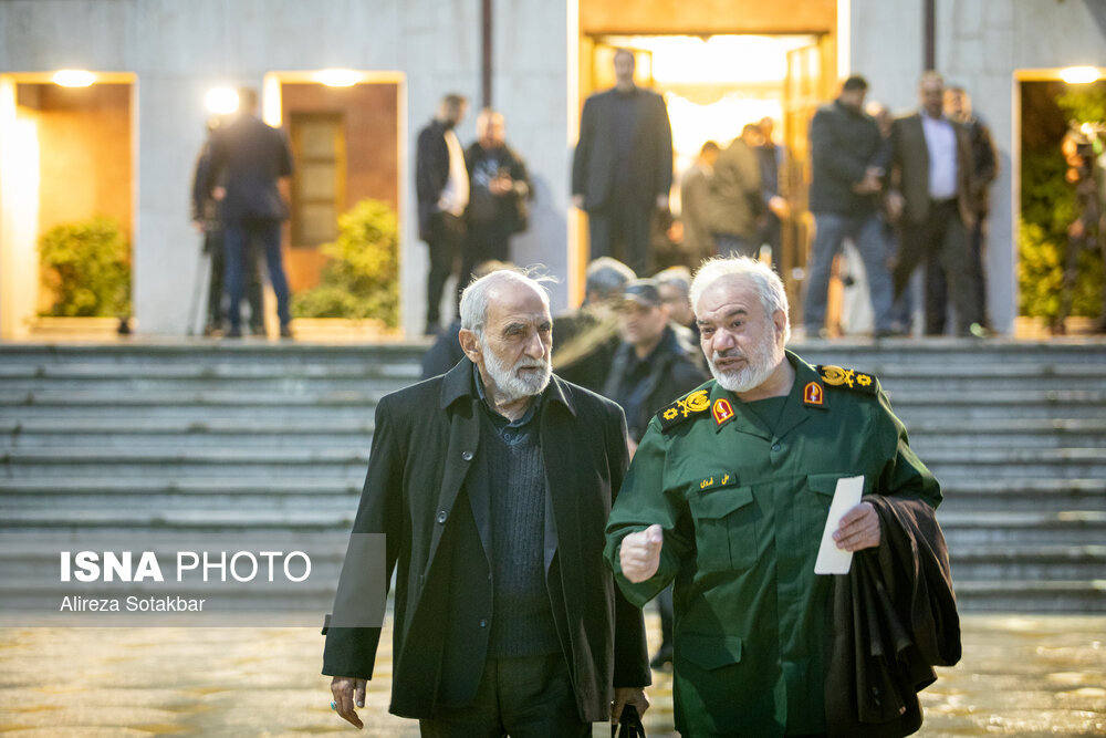 حضور سردار فدوی و حسین شریعتمداری در هیات ایرانی عازم بیروت