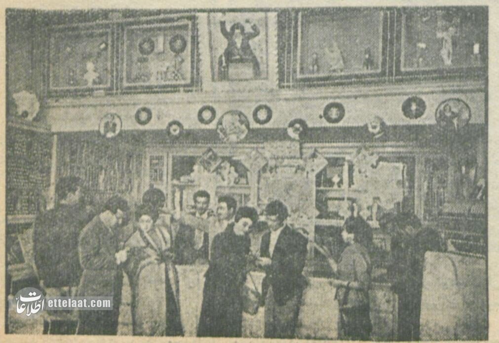 حال و هوای صفحه فروشیهای تهران در شب عید ۷۰ سال پیش! +عکس