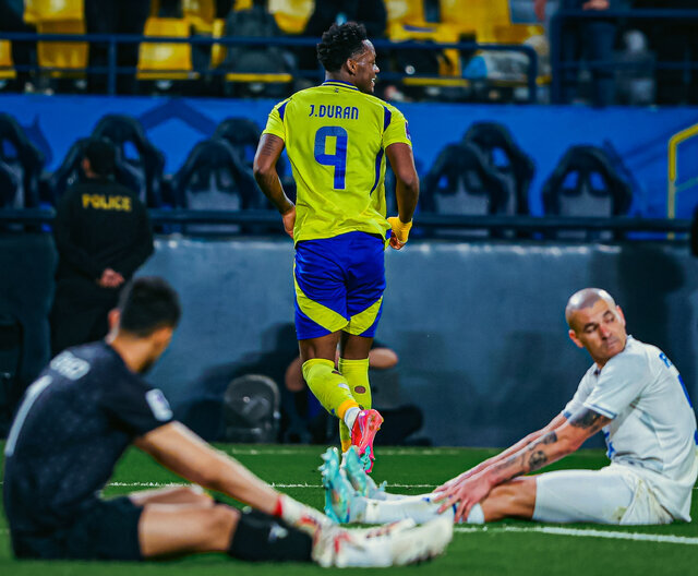 النصریها استقلال را به تسمخر گرفتند +عکس