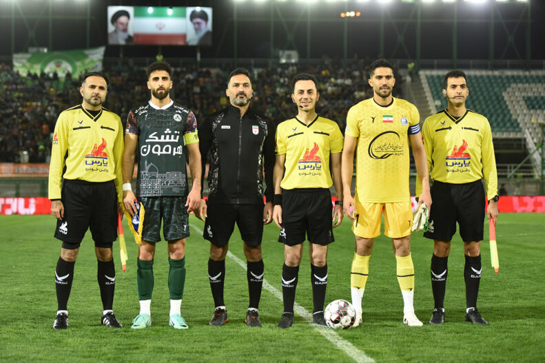 مراسم آغازین دیدار استقلال و ذوب آهن