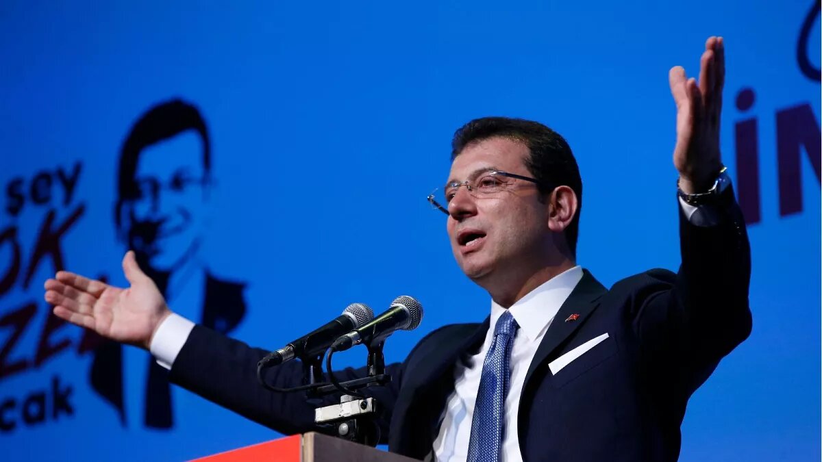 اولین تصویر از شهردار استانبول در بازداشت/ لیر ترکیه سقوط کرد/ سرکوب معترضان با گاز اشکآور +ویدیو