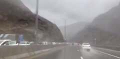 مردم در آزادراه تهران-شمال گرفتار شدند +ویدیو