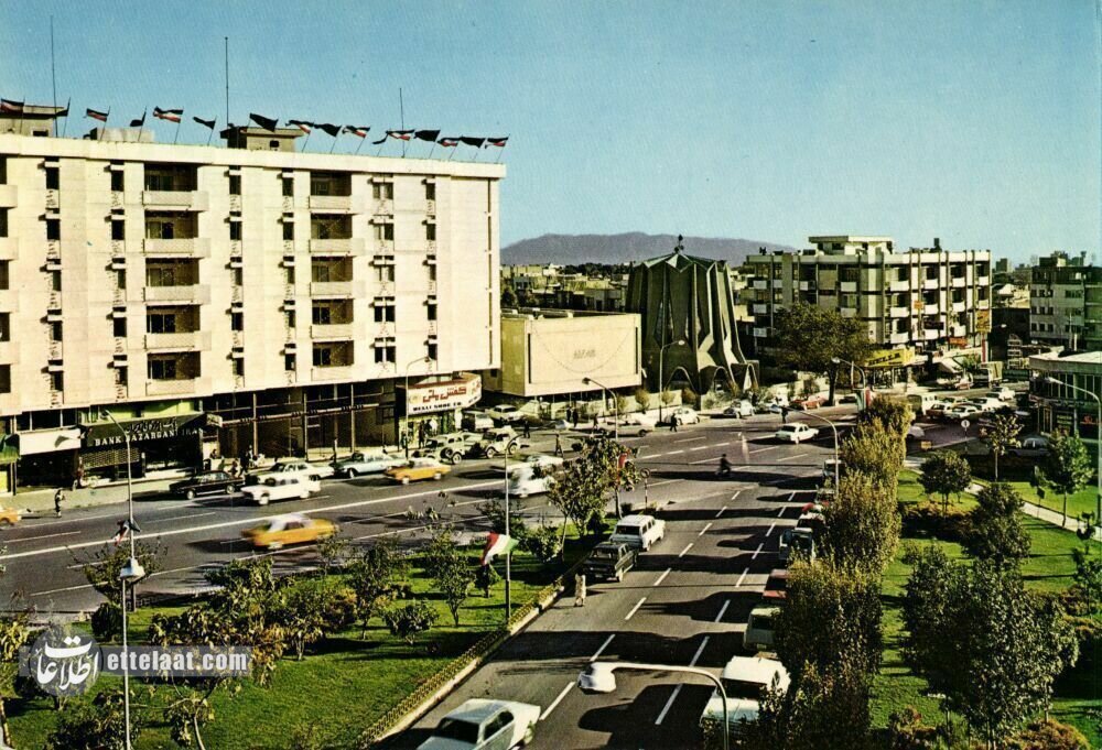 سفر به تهران 50 سال قبل؛ تصویر میدانهای مهم تهران در دهه 50 را ببینید +عکس 9 سفر به تهران ۵۰ سال پیش با ۱۵ کارت پستال نوروزی!