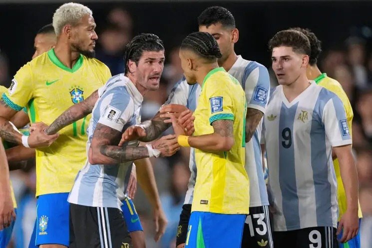 درگیری رافینیا با دی پائول