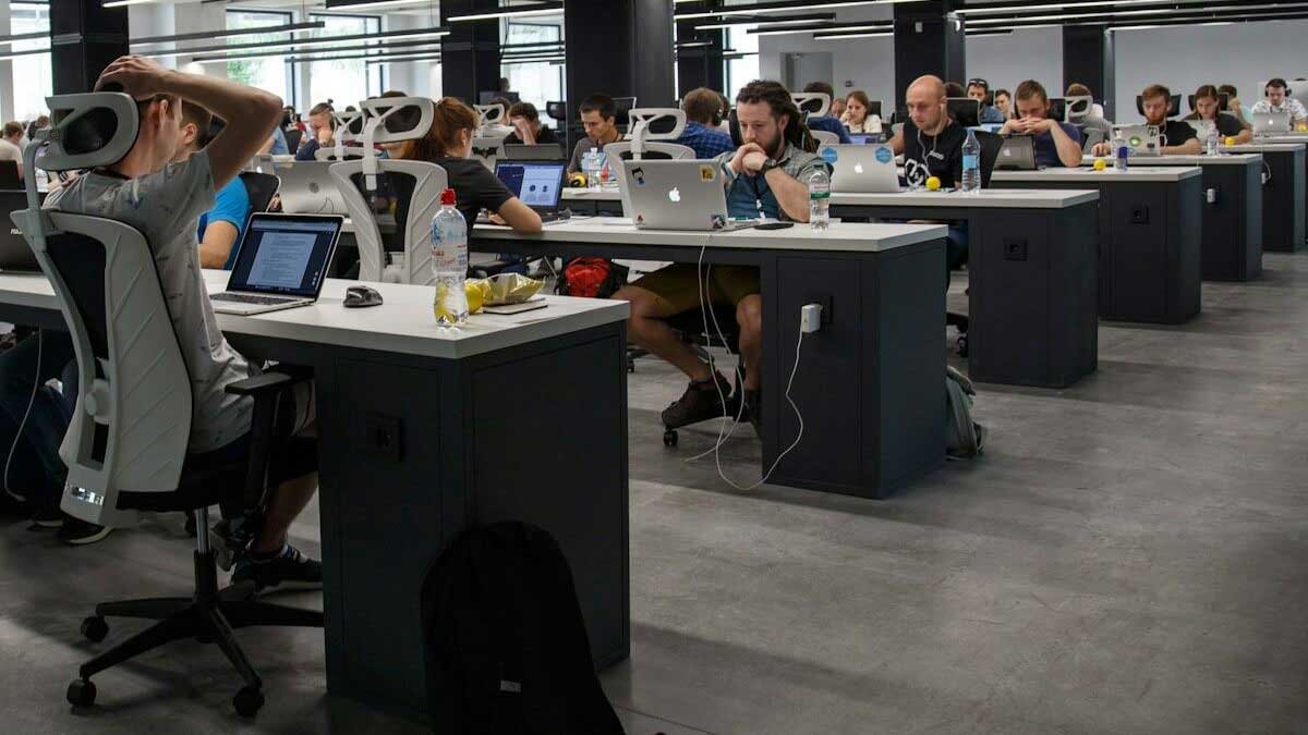 کارمندی در فرانسه