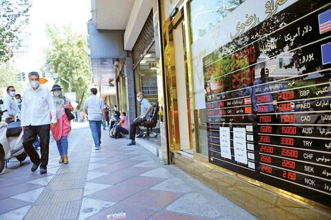 گزارش میدانی از بازار ارز؛ معامله‌گران دلار چه می‌گویند؟