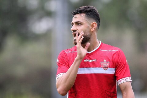 ستاره پرسپولیس مقابل استقلال خوزستان نیمکت‌نشین شد