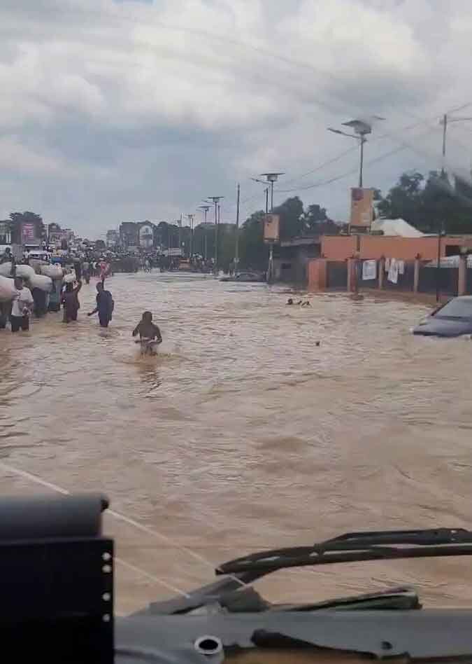 سیل کنگو جان ۷۲ نفر را گرفت! +ویدیو