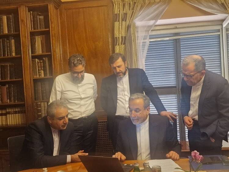 بالاخره عکسهای مذاکره ایران و آمریکا در رم منتشر شد مذاکرات غیر مستقیم ایران و آمریکا