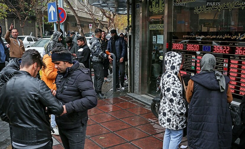 قیمت دلار امروز پنجشنبه ۱۹ تیر ۱۴۰۴ +جدول