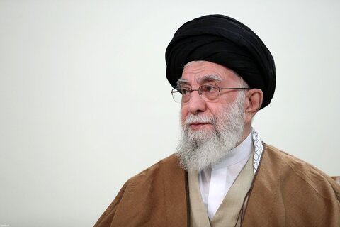 انتشار یادداشت رهبری پس از بازدید از آرامگاه فردوسی +عکس