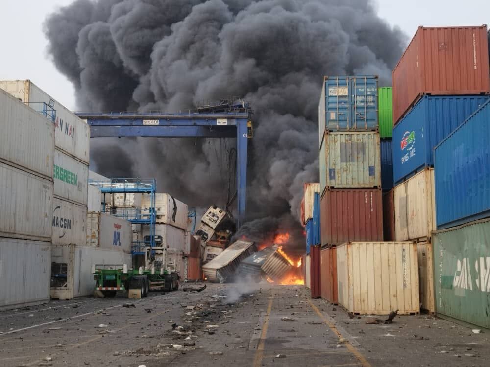 انفجار و آتش سوزی در بندر شهید رجایی