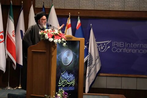 محقق داماد: شعار «سرمایه‌گذاری برای تولید» می‌تواند نقطه عطف اقتصاد کشور باشد