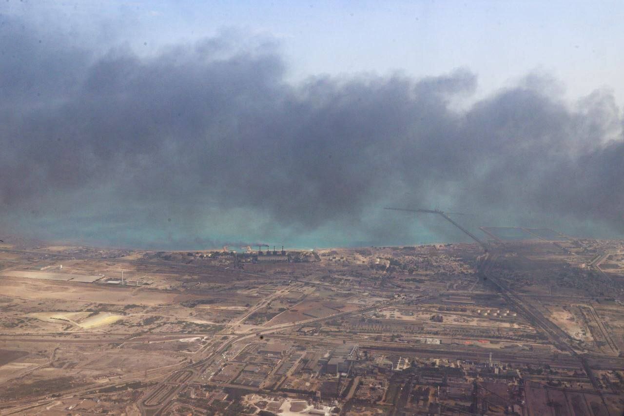 اولین سخنان پزشکیان در بدو ورود به بندرعباس: آمدم از نزدیک حادثه انفجار را بررسی کنیم +عکس