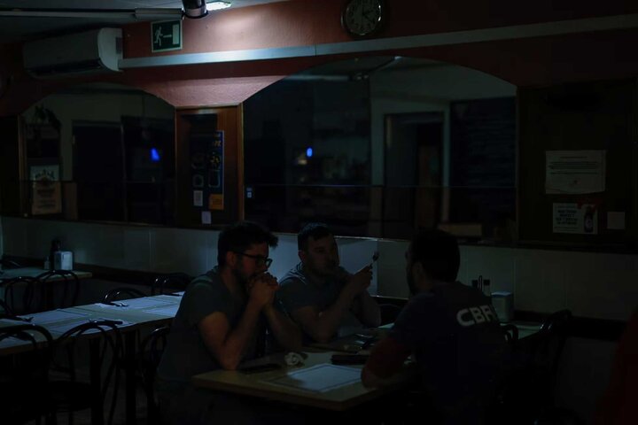 بی برقی در اسپانیا