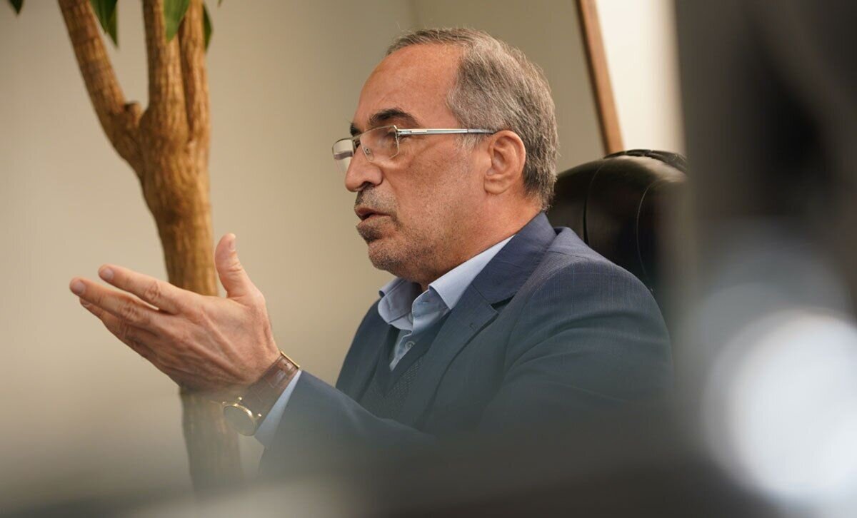 واعظ آشتیانی: رفع مشکلات کشور فقط با مذاکره میسر نمیشود!