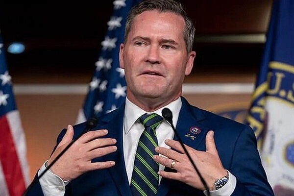 چهره ضد ایرانی کاخ سفید با دستور ترامپ برکنار شد