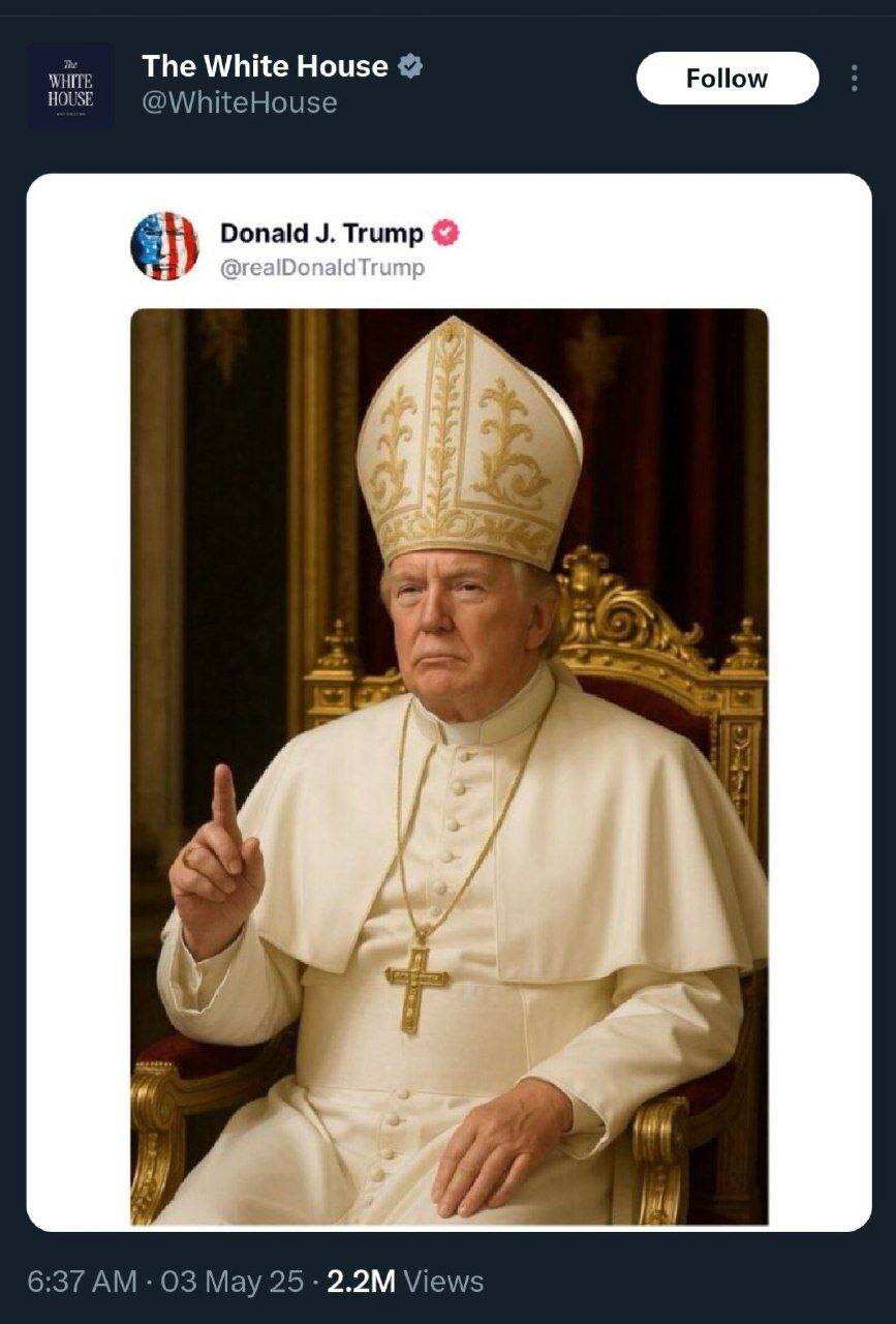 توییت کاخ سفید درباره ترامپ در لباس پاپ