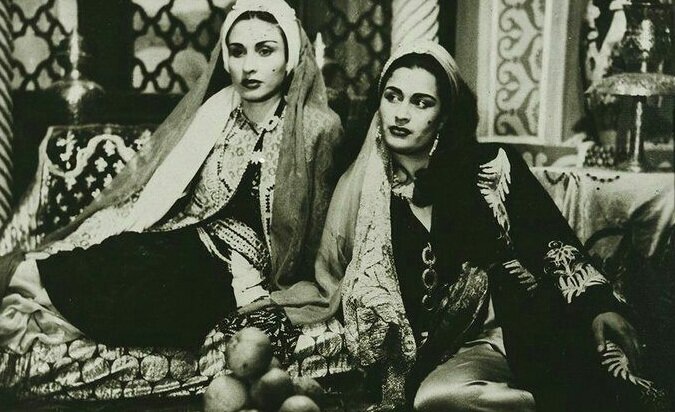 ژاله علو و منیره تسلیمی در فیلم آغا محمدخان قاجار