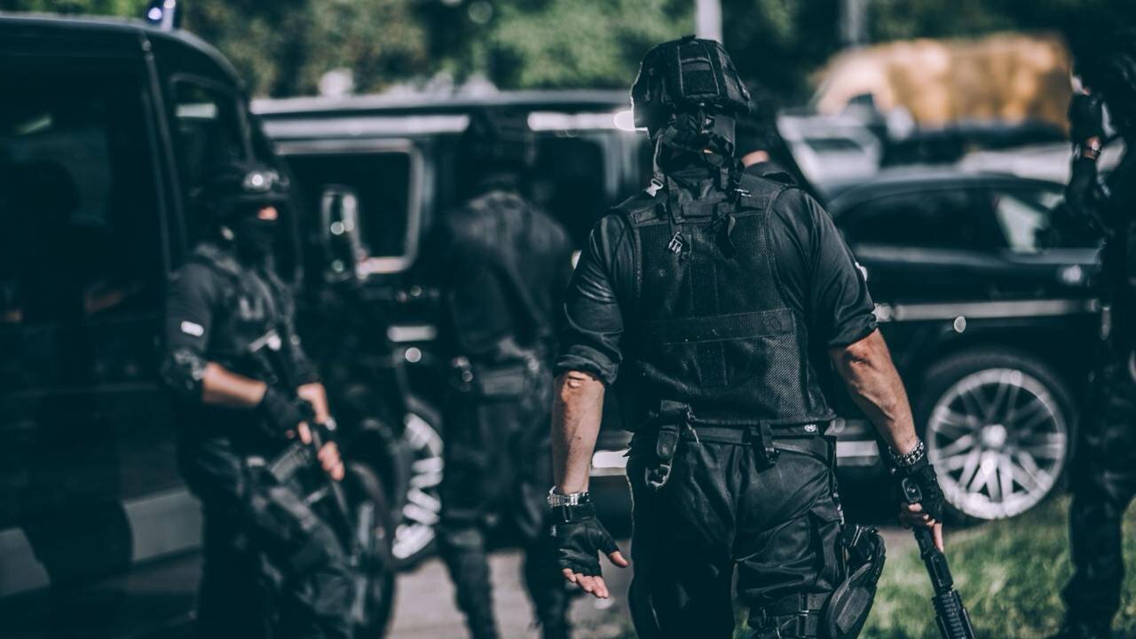 ماجرای دستگیری ۴ شهروند ایرانی در انگلیس چیست؟