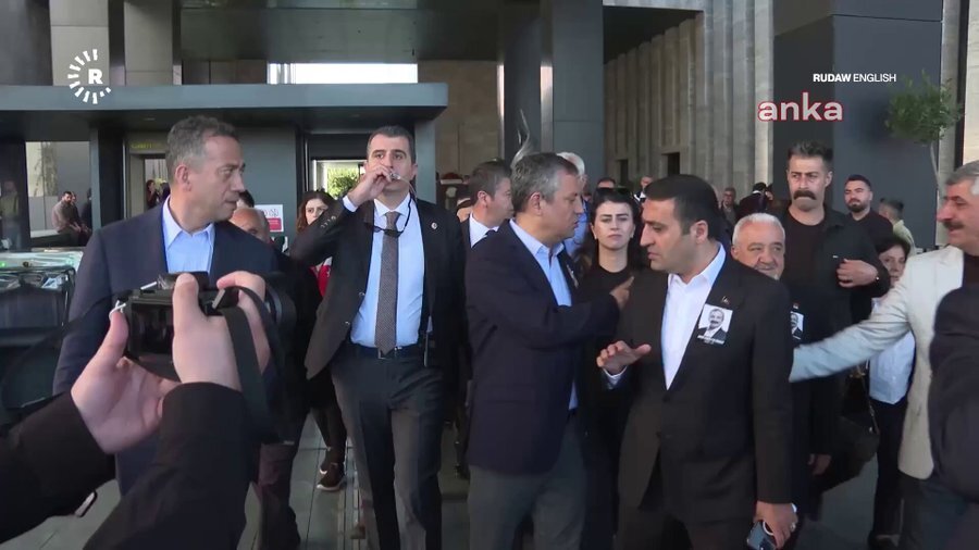 ضربه محکم توی صورت رهبر اپوزسیون ترکیه! +ویدیو