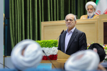 رئیس‌جمهور: کسی که بی‌حجاب است را ضد دین نکنید/ نمی‌شود با زدن، گرفتن یا تهدید «باور» ساخت