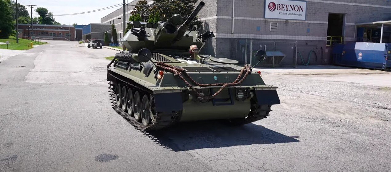 رد شدن با تانک از روی تسلا