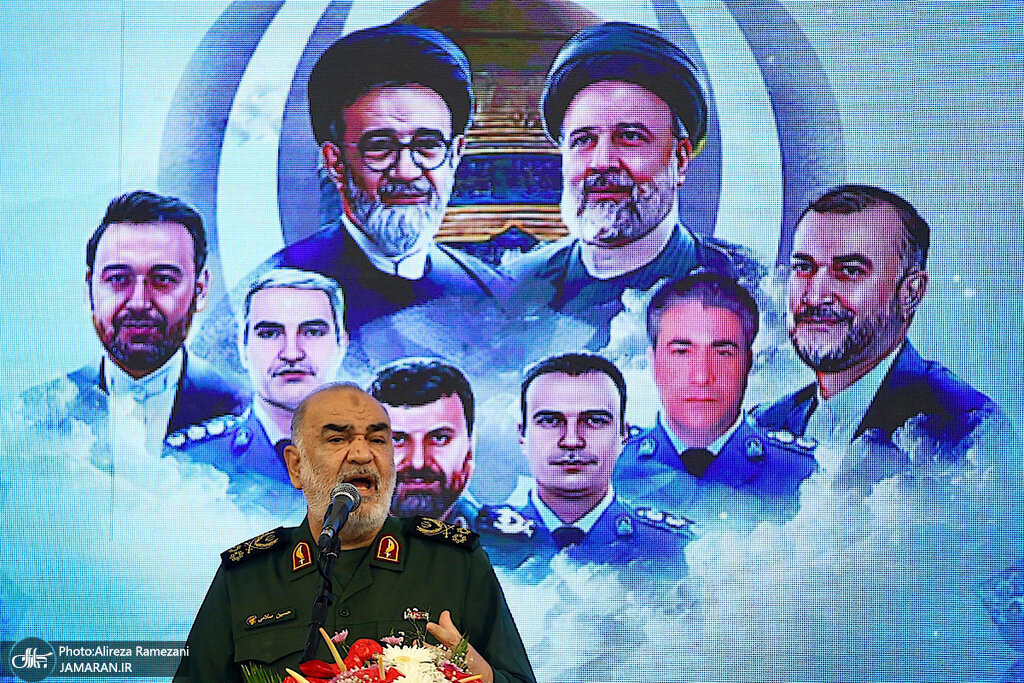 مراسم اولین سالگرد شهید رئیسی در حرم رضوی برگزار شد +تصاویر