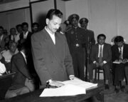 عکس‌های منتشرنشده از آرسن لوپن ایران که در خیابان ناصرخسرو تیرباران شد!