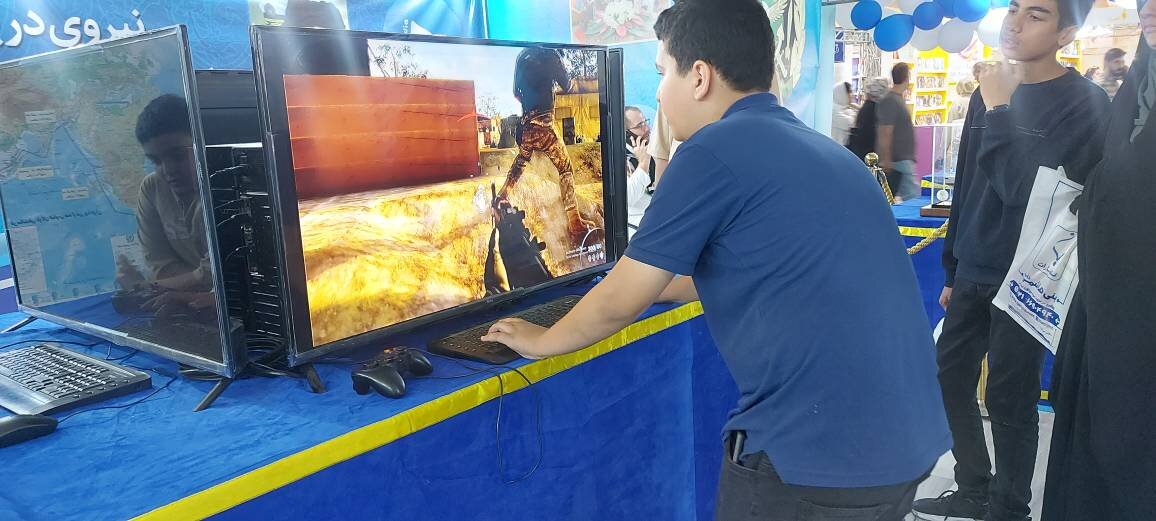 غرفه نیروی دریایی ارتش در نمایشگاه کتاب