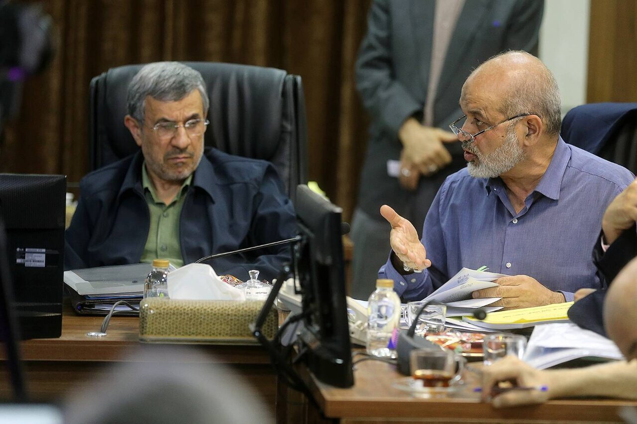 احمدی نژاد و وحیدی در  مجمع تشخیص مصلحت