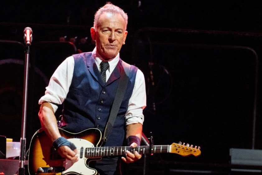 خواننده معروف آمریکایی دولت را فاسد، بی‌کفایت و خائن نامید +ویدیو