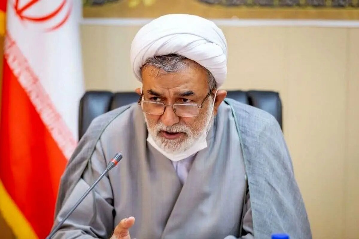 قطعی برق را به مذاکرات گره نزنیم/ تغییر ساعت در حد مُسکن هم فایده ندارد!