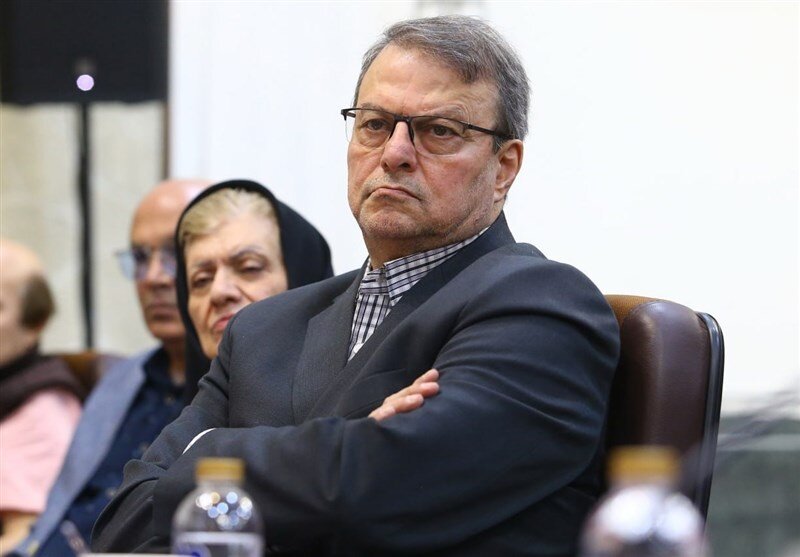 مدیر جنجالی استقلال کنار رفت