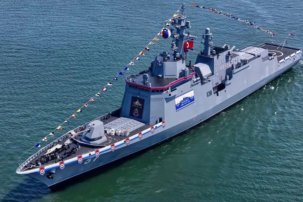 ناو جنگی ۵۰۰ میلیون دلاری جلوی چشمان رهبر کره شمالی نابود شد! +تصاویر