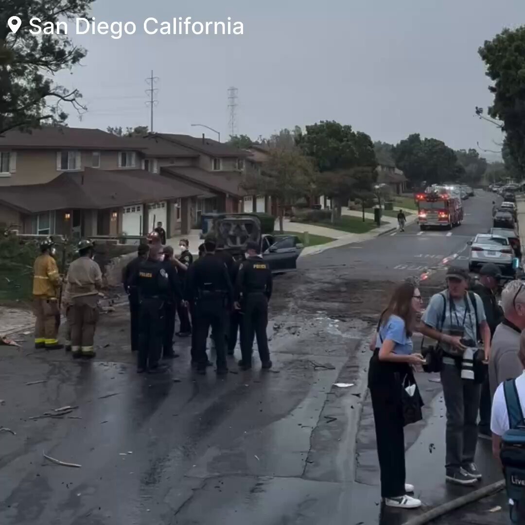 سقوط مشکوک جت شخصی روی ۱۵ خانه نظامی در سن‌دیگو کالیفرنیا +ویدیو