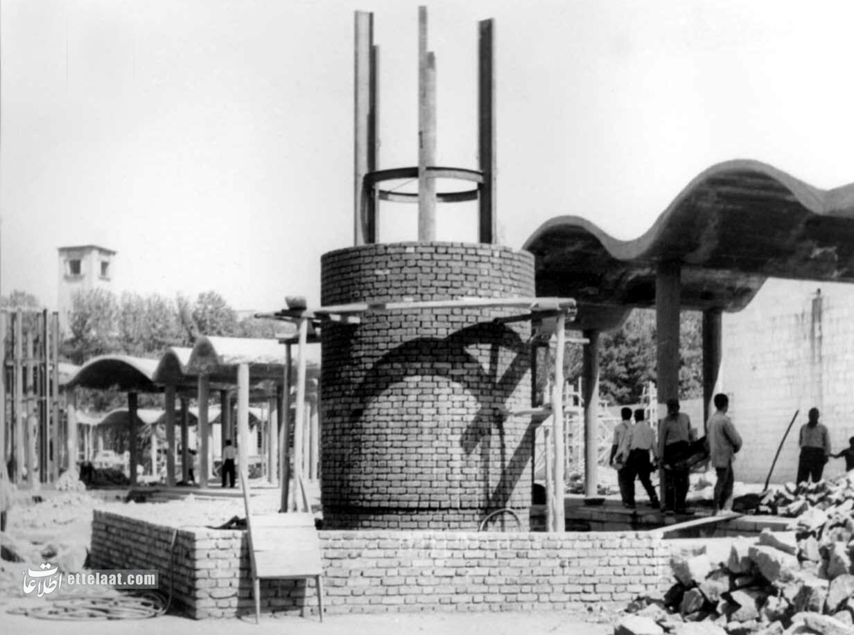 شاه کلنگ مسجد دانشگاه تهران را بر زمین زد + عکسهای منتشرنشده