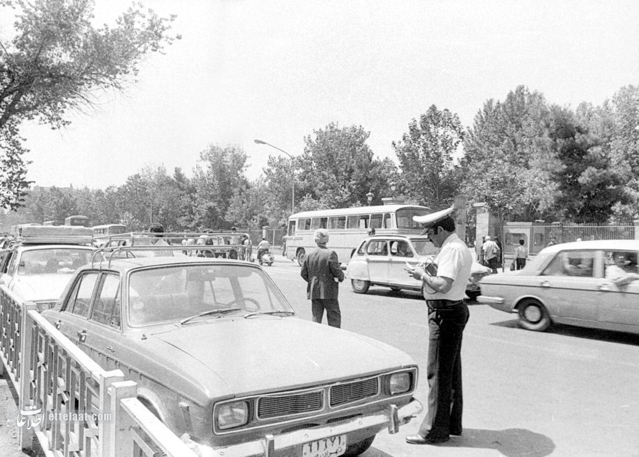 افزایش جریمههای رانندگی در سال ۵۴ تا سقف ۵۰۰تومان! افزایش جریمههای رانندگی در سال ۵۴ تا سقف ۵۰۰تومان!