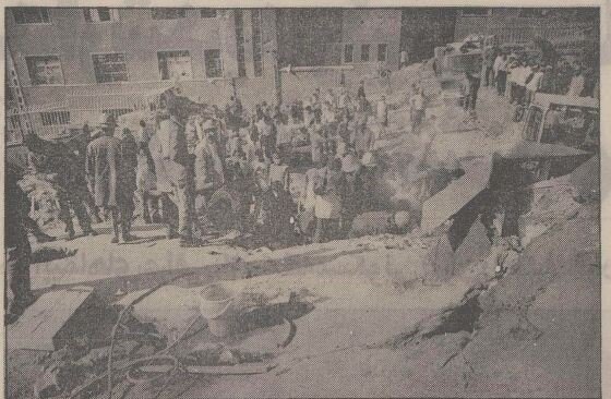 امتحانات نهایی زیر بمباران هوایی برگزار شد! +عکس