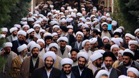 چرا مردم مشکلات کشور را از چشم روحانیت می‌بینند؟