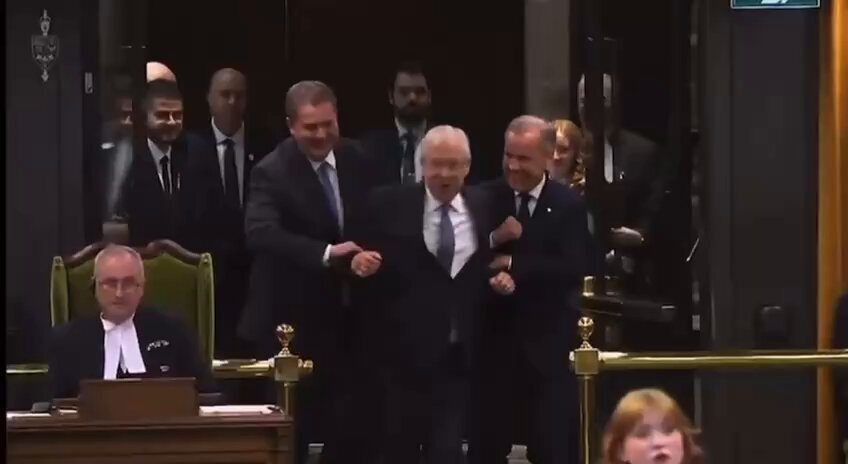 عشوه‌های رئیس مجلس برای دوری از صندلی ریاست وایرال شد! +ویدیو