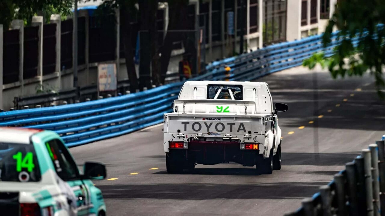 تویوتا هایلوکس