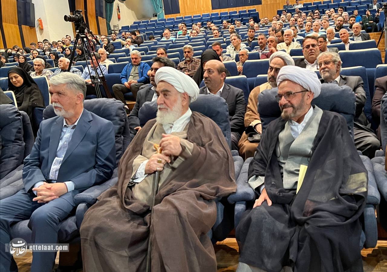 آیت الله محمدی گلپایگانی: ترامپ برای مذاکره با ایران التماس میکند