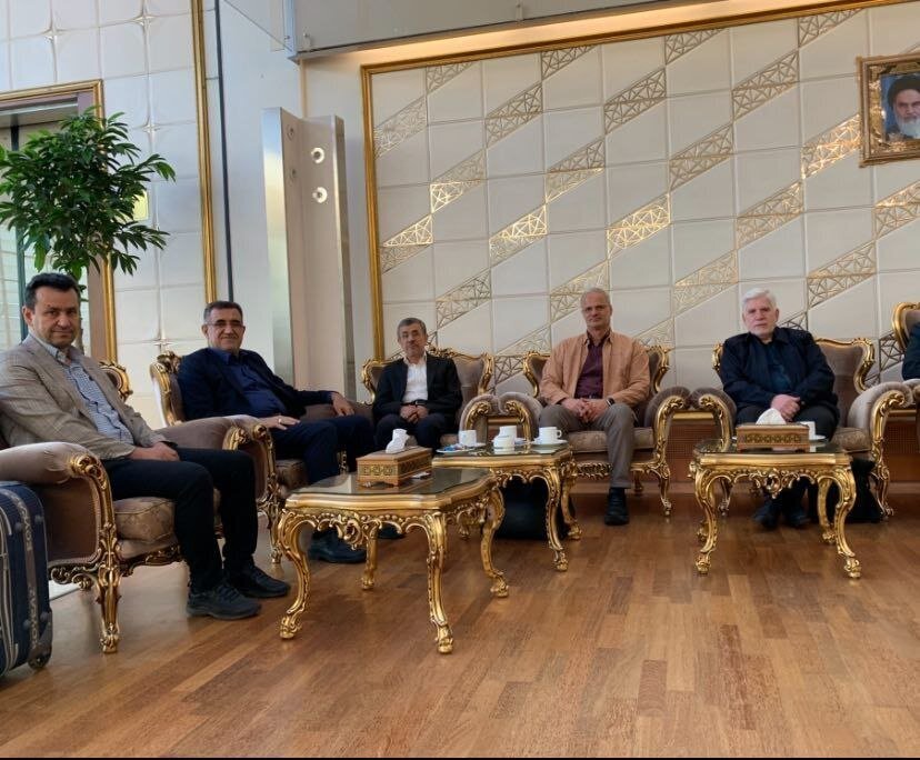 محمود احمدی‌نژاد در مجارستان