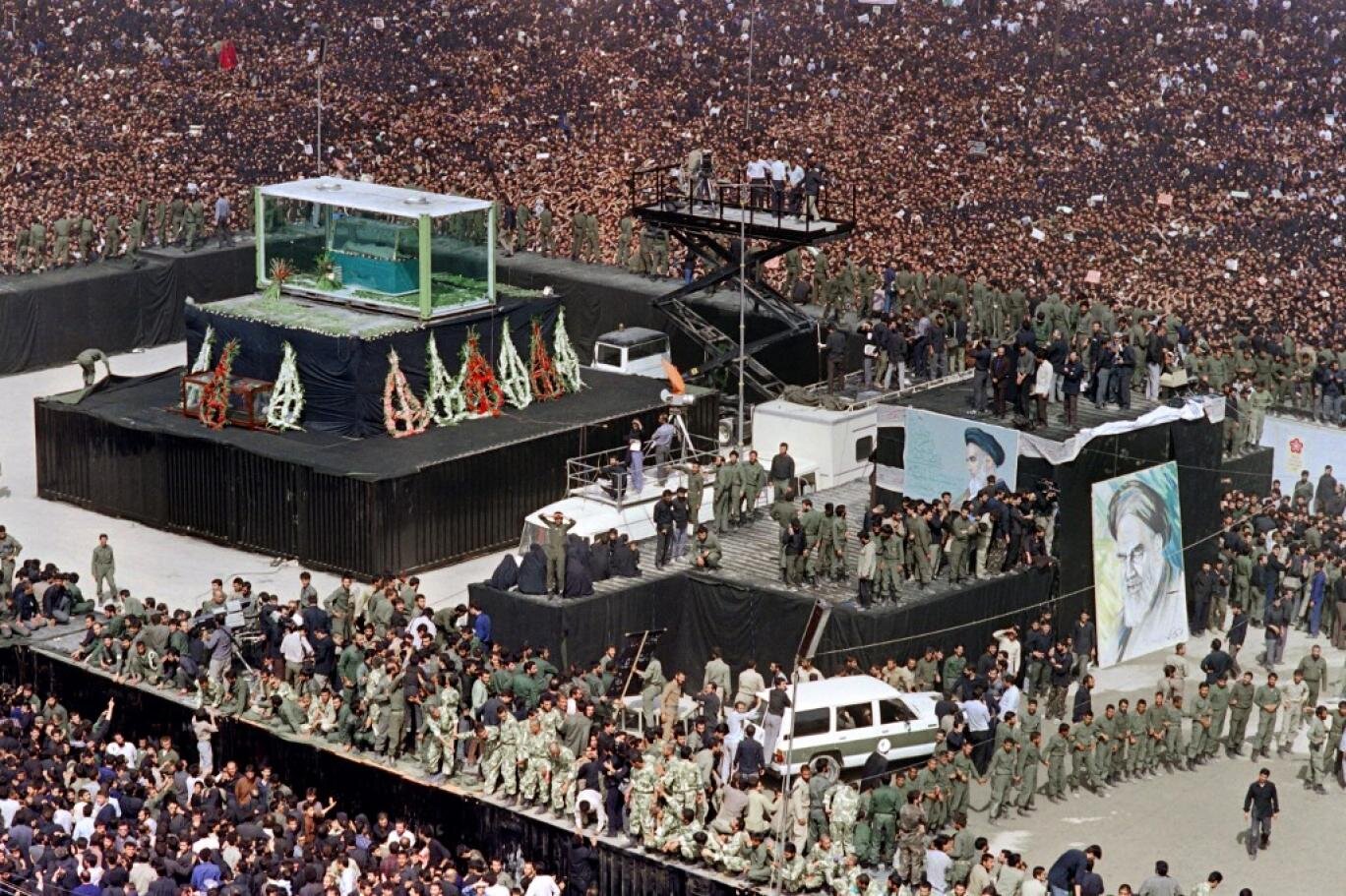 پیام رحلت امام(ره) که حیاتی از رادیو خواند، نوشته سیدمحمد خاتمی بود